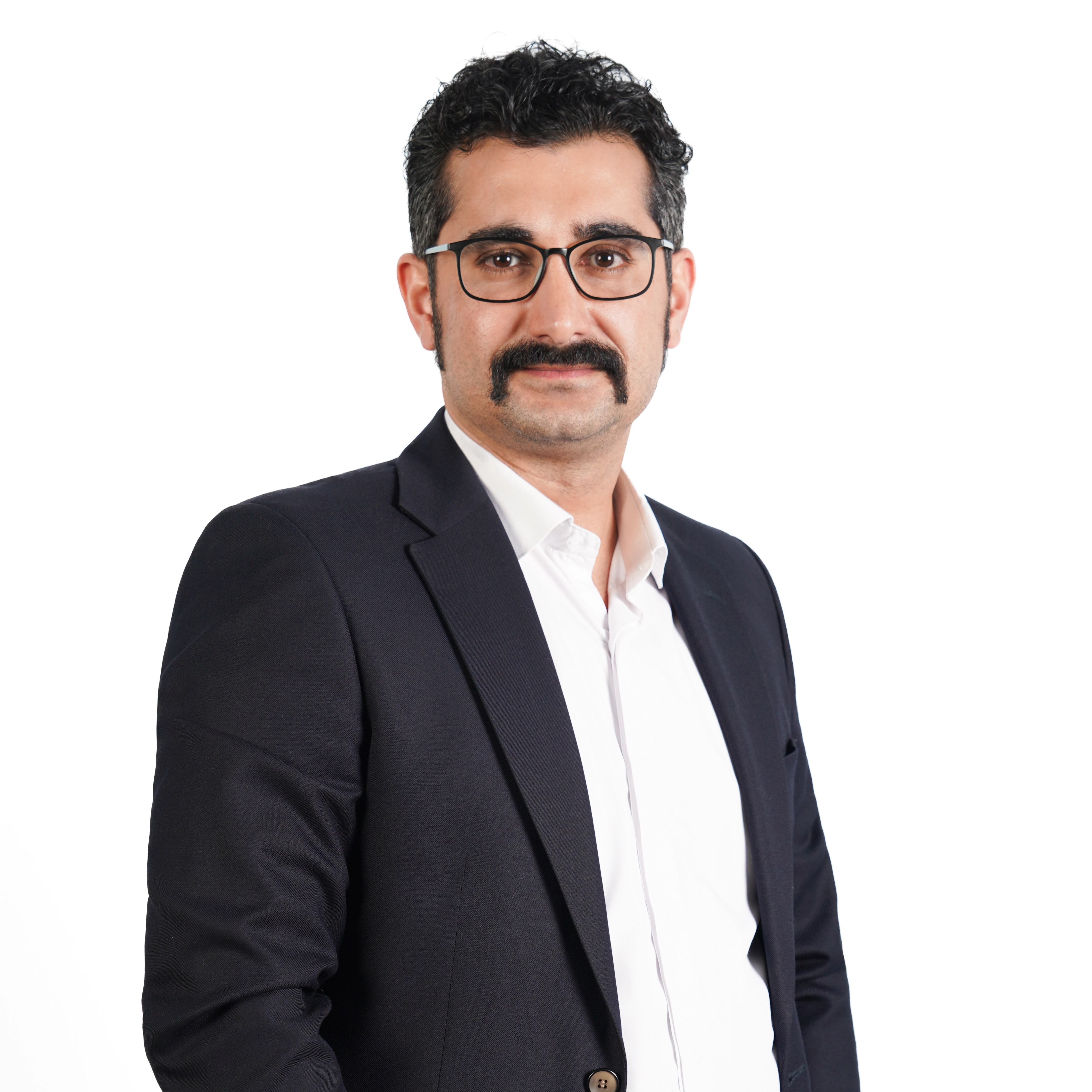 اشکان بیات